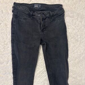 Abercrombie and Fitch women’s skinny jeans. 2L black leggings. Good condition